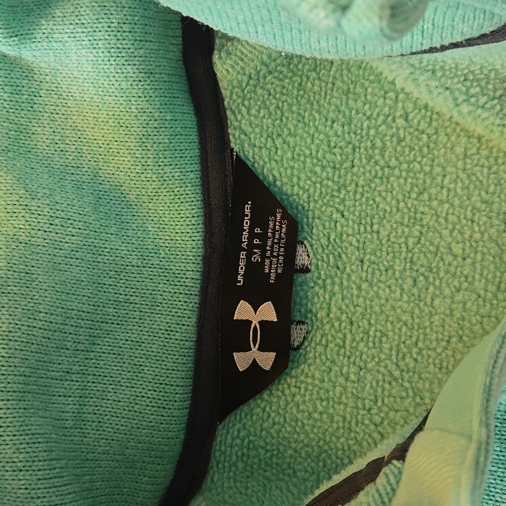 Under Armour pullover - Picture 2 of 3